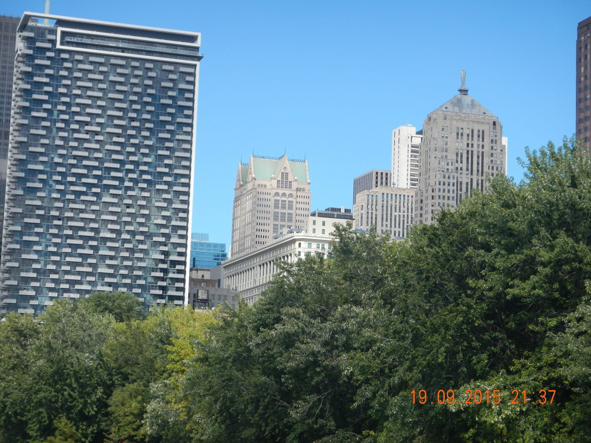 Ein Foto der Skyline einer Stadt, aufgenommen am 19.02.2013