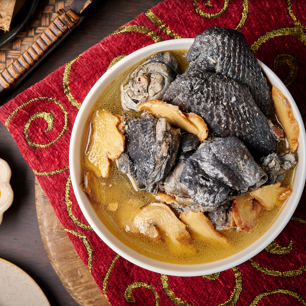 麻油烏骨雞湯（半雞）