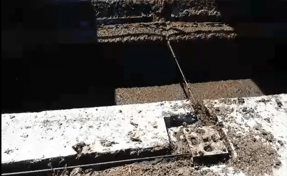 raschiatore a cavo per stalle per animali