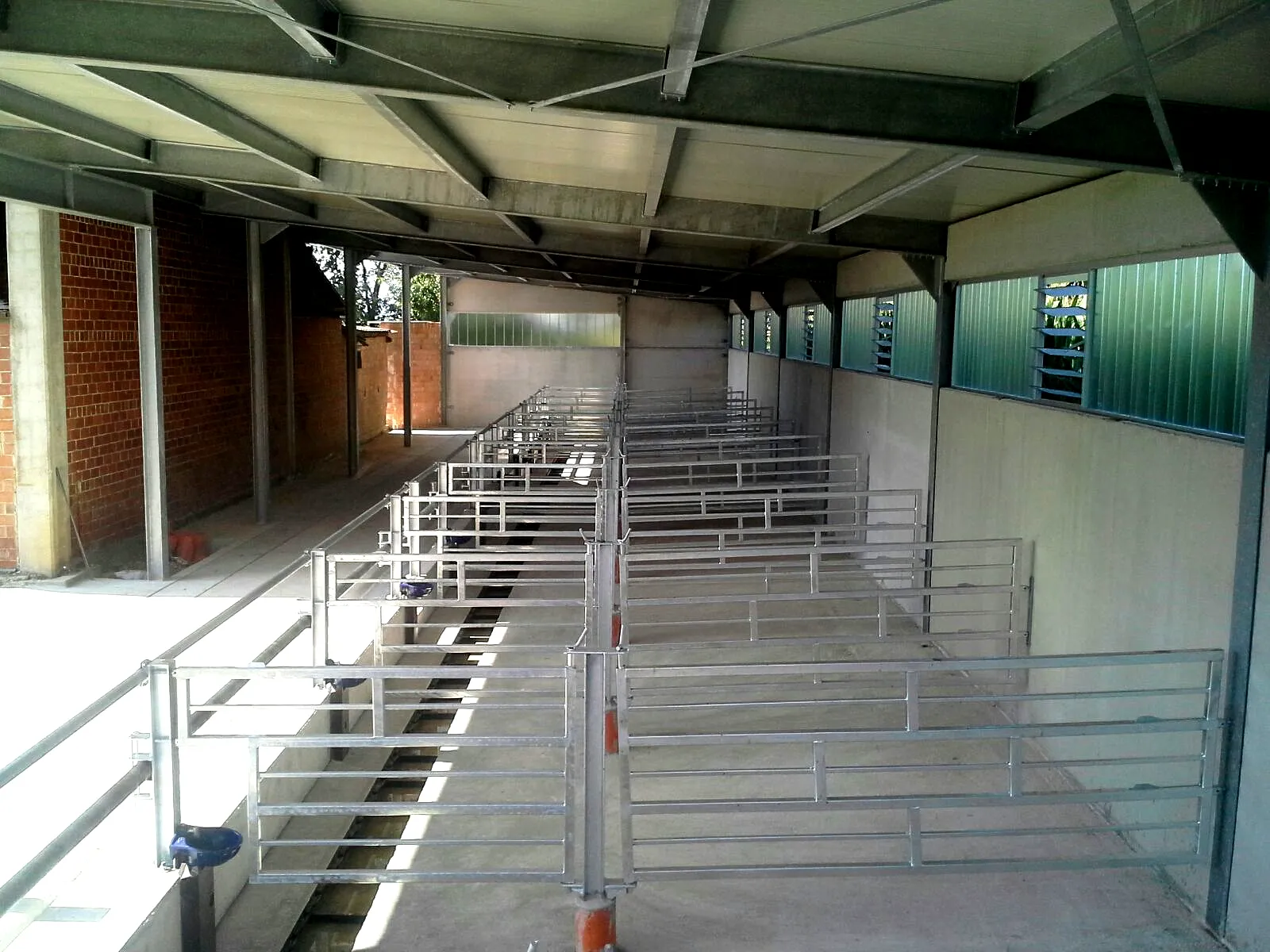 installazione cancelli per stalle