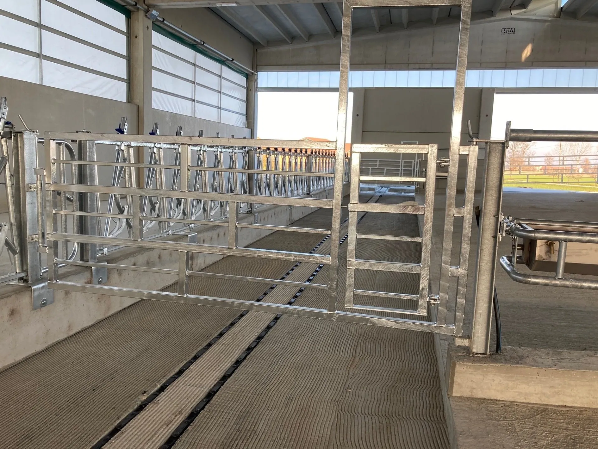 montaggio cancelli per stalle