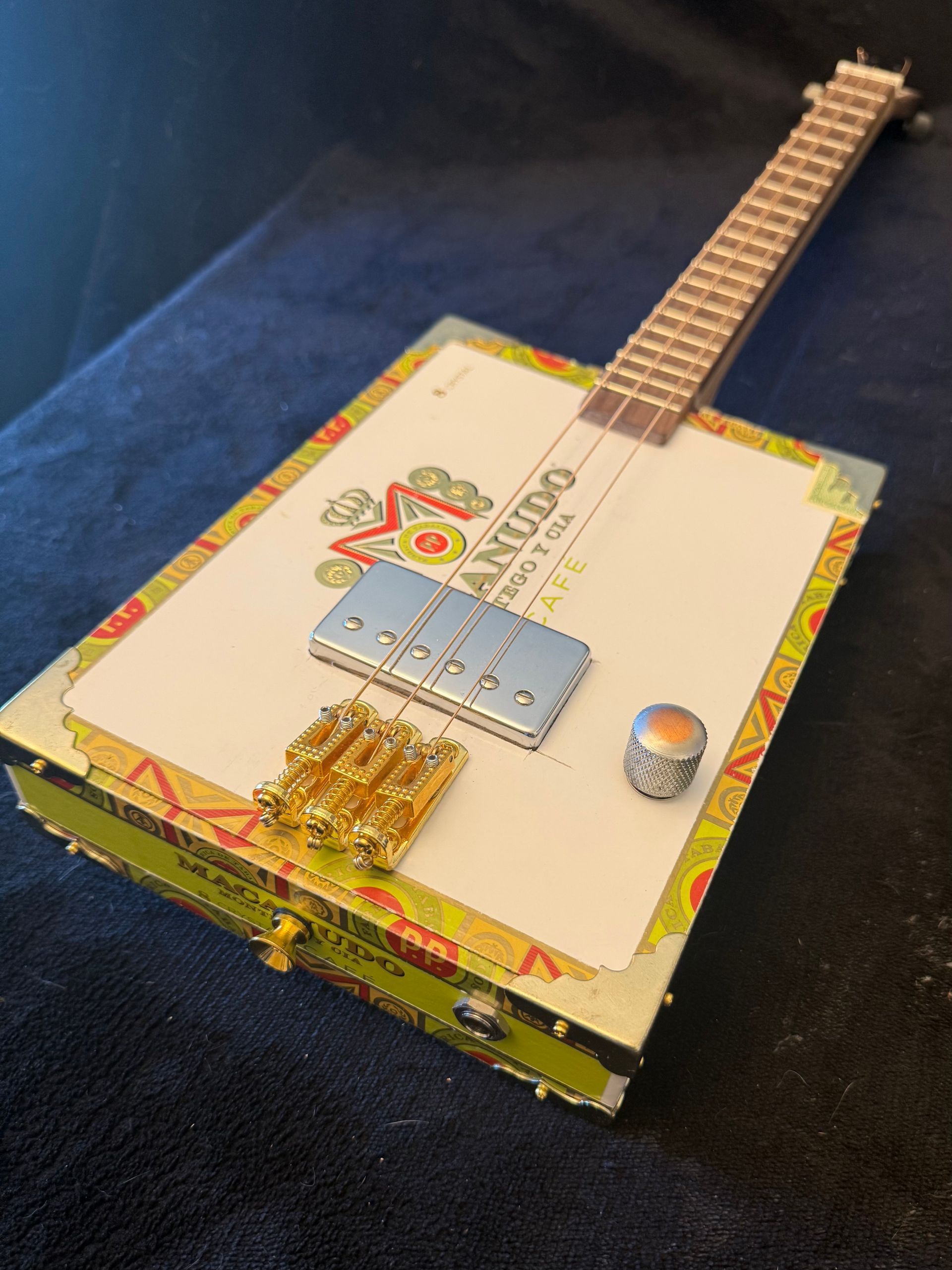Custom cigar box guitar “ Goldie”