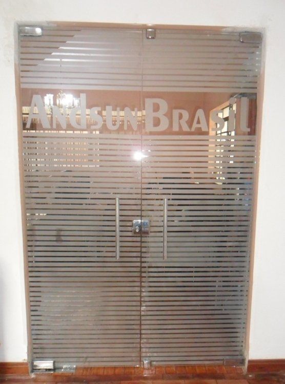 Serviço de Vidraçaria é na W R BOX