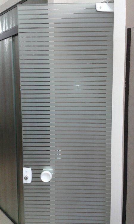 Serviço de Vidraçaria é na W R BOX