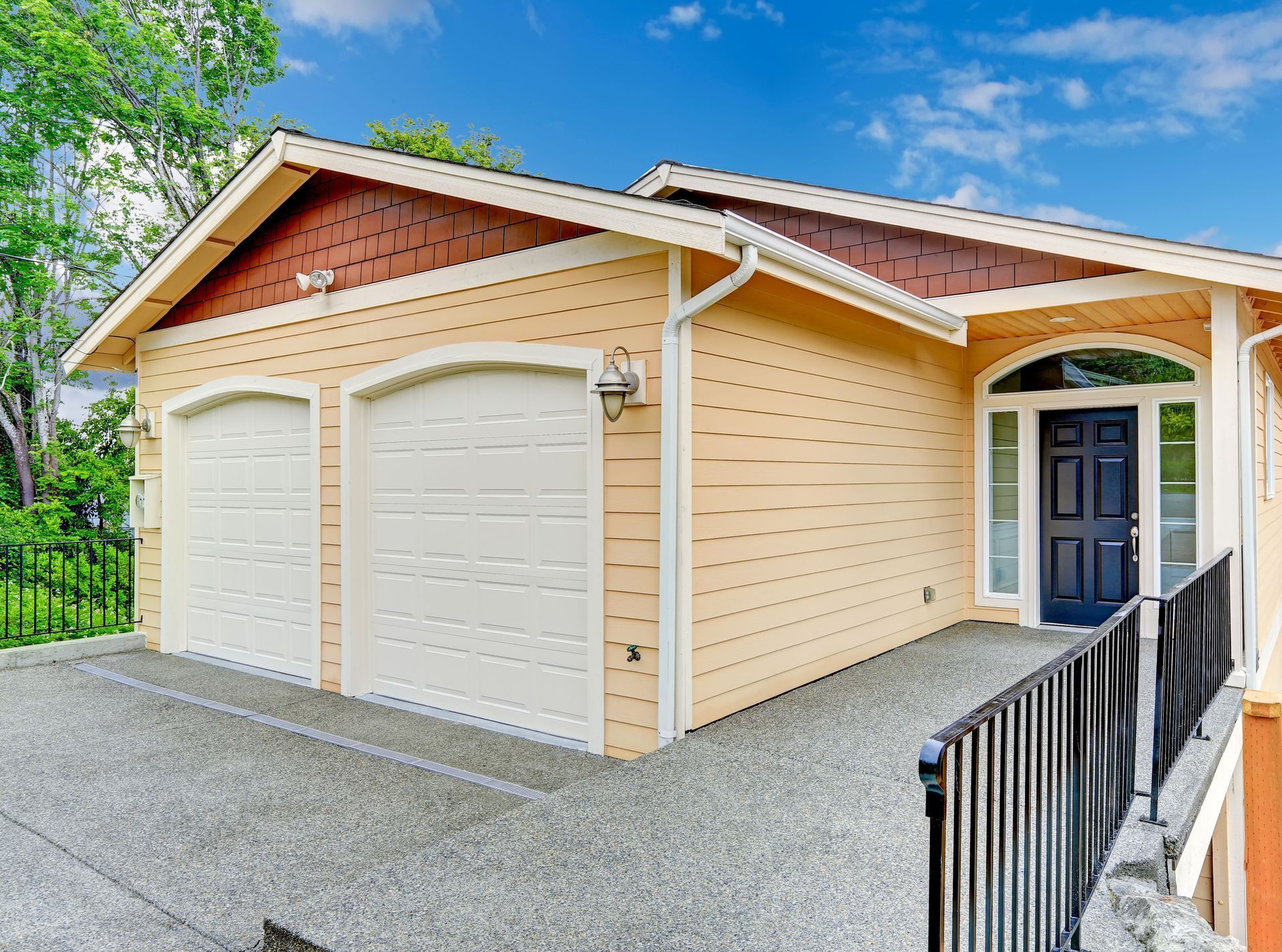 3 Reasons You Need Professional Garage Door Repairs