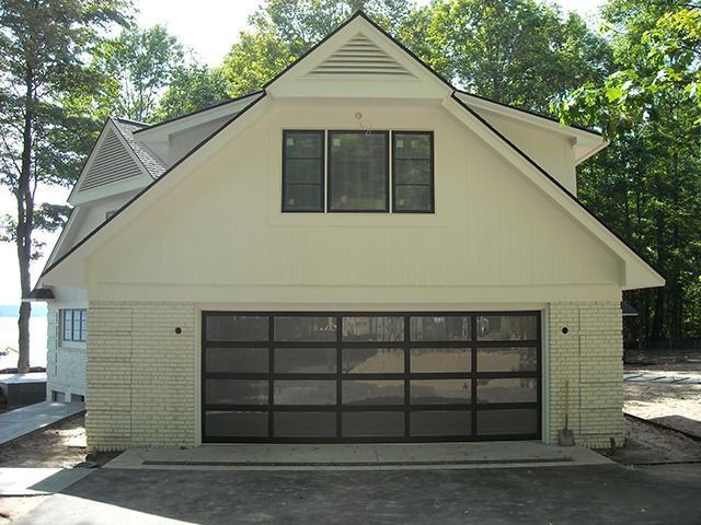 Residential garage door 6