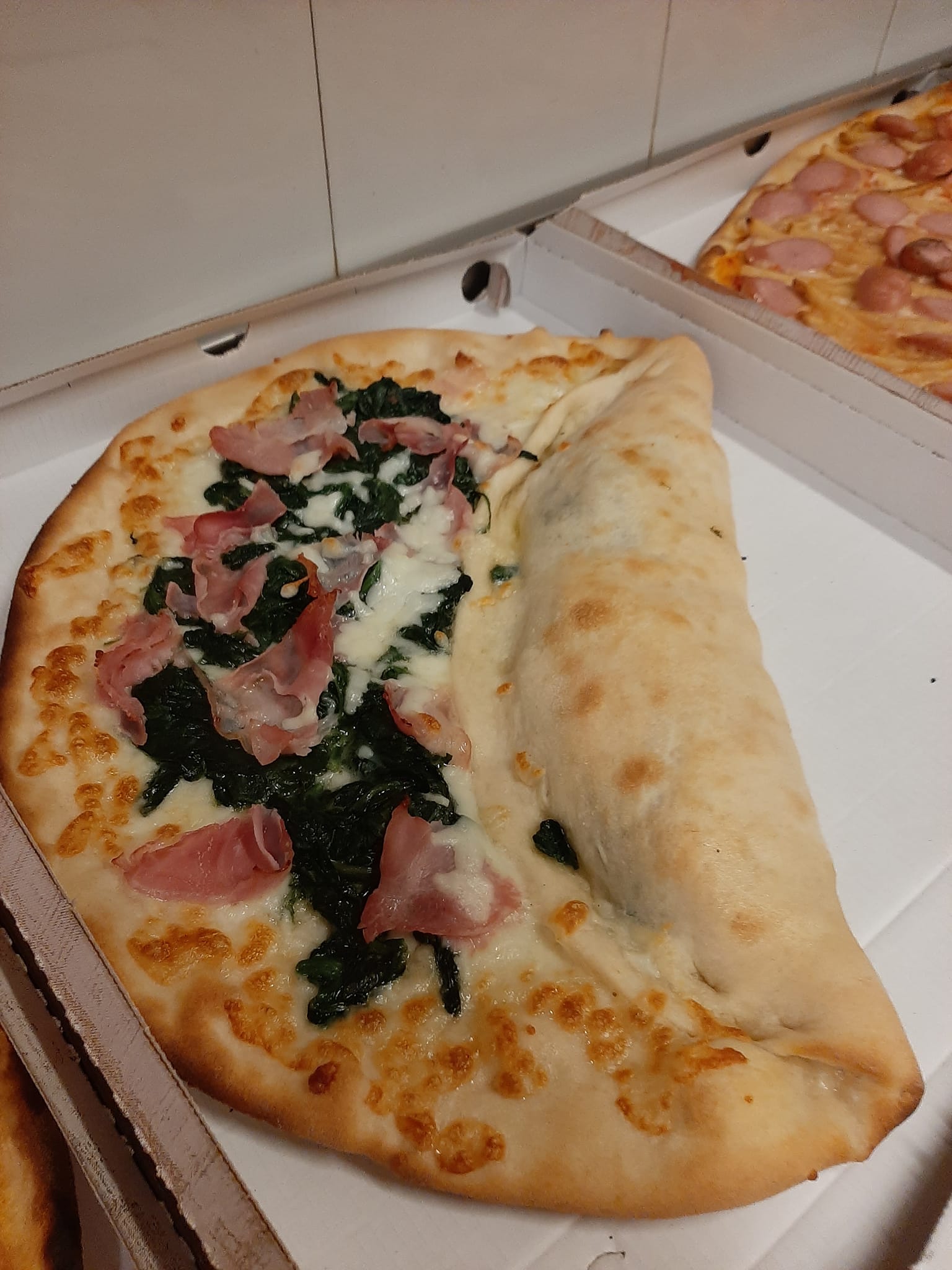 pizza prosciutto e spinaci