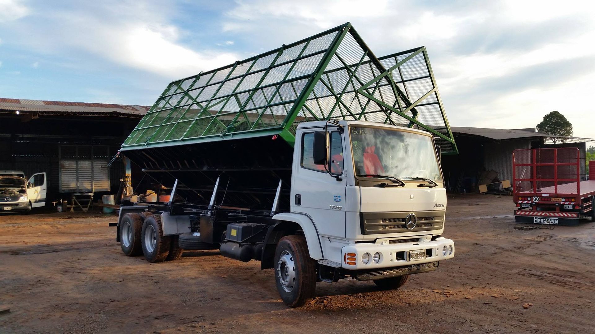 Carrocería y Volcadora Metalúrgica Ariel