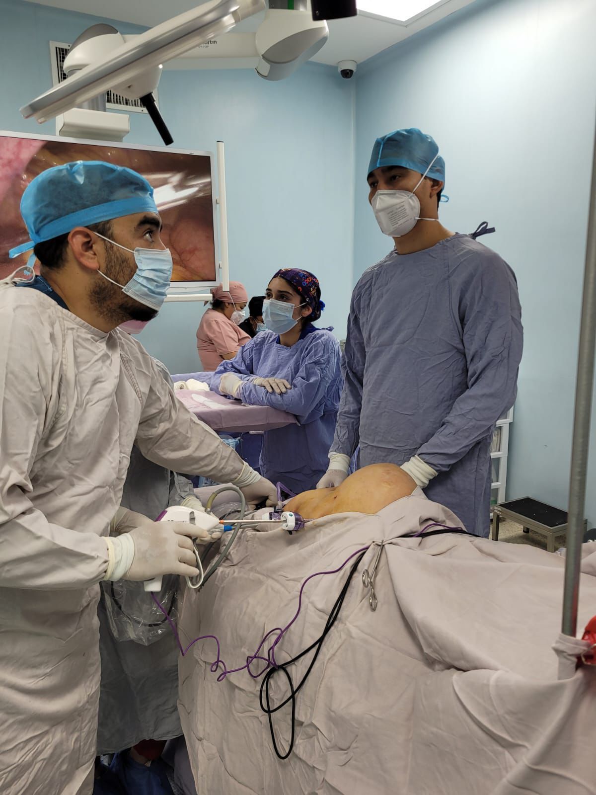 Consulta quirúrgica con enfoque laparoscópico