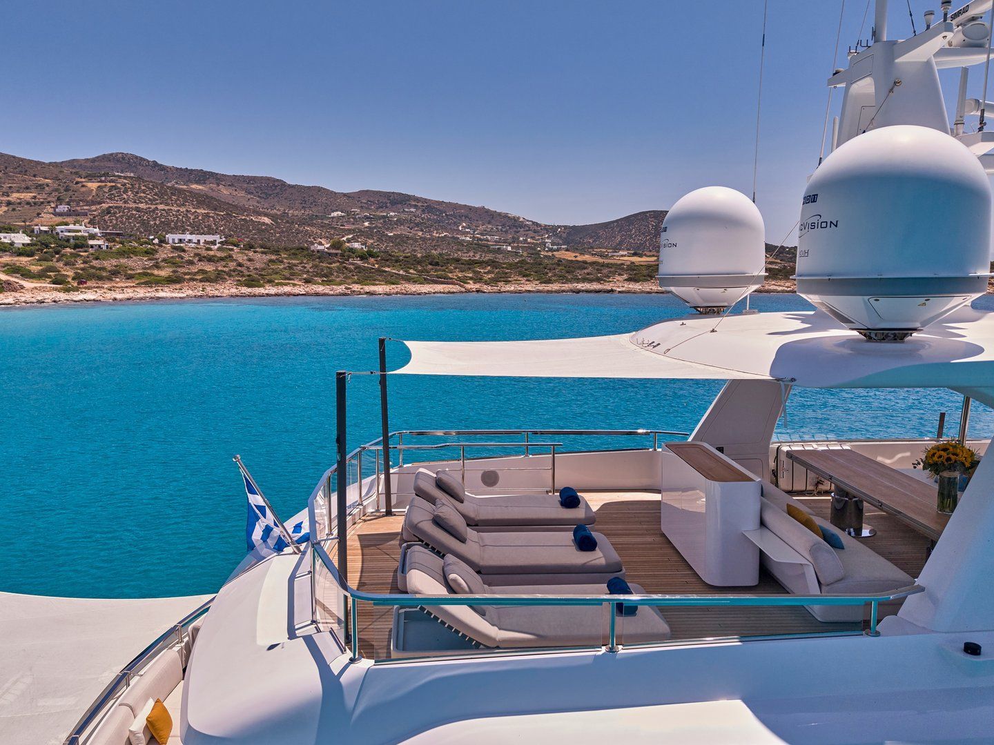 Volo Mare Azimut motor yacht charter in Greece Eole yachting