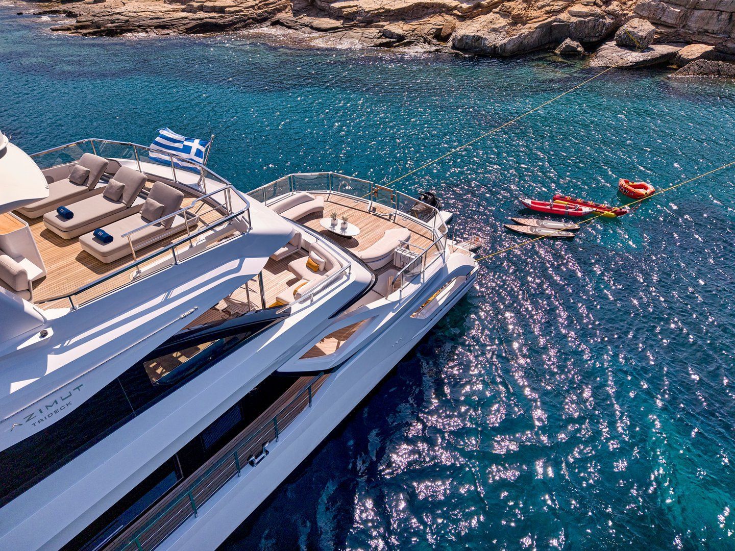 Volo Mare Azimut motor yacht charter in Greece Eole yachting