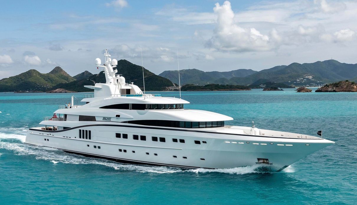M/Y SEA PEARL M/Y SEA PEARL SPOTTED IN KEFALONIA GREECE IN JUNE
