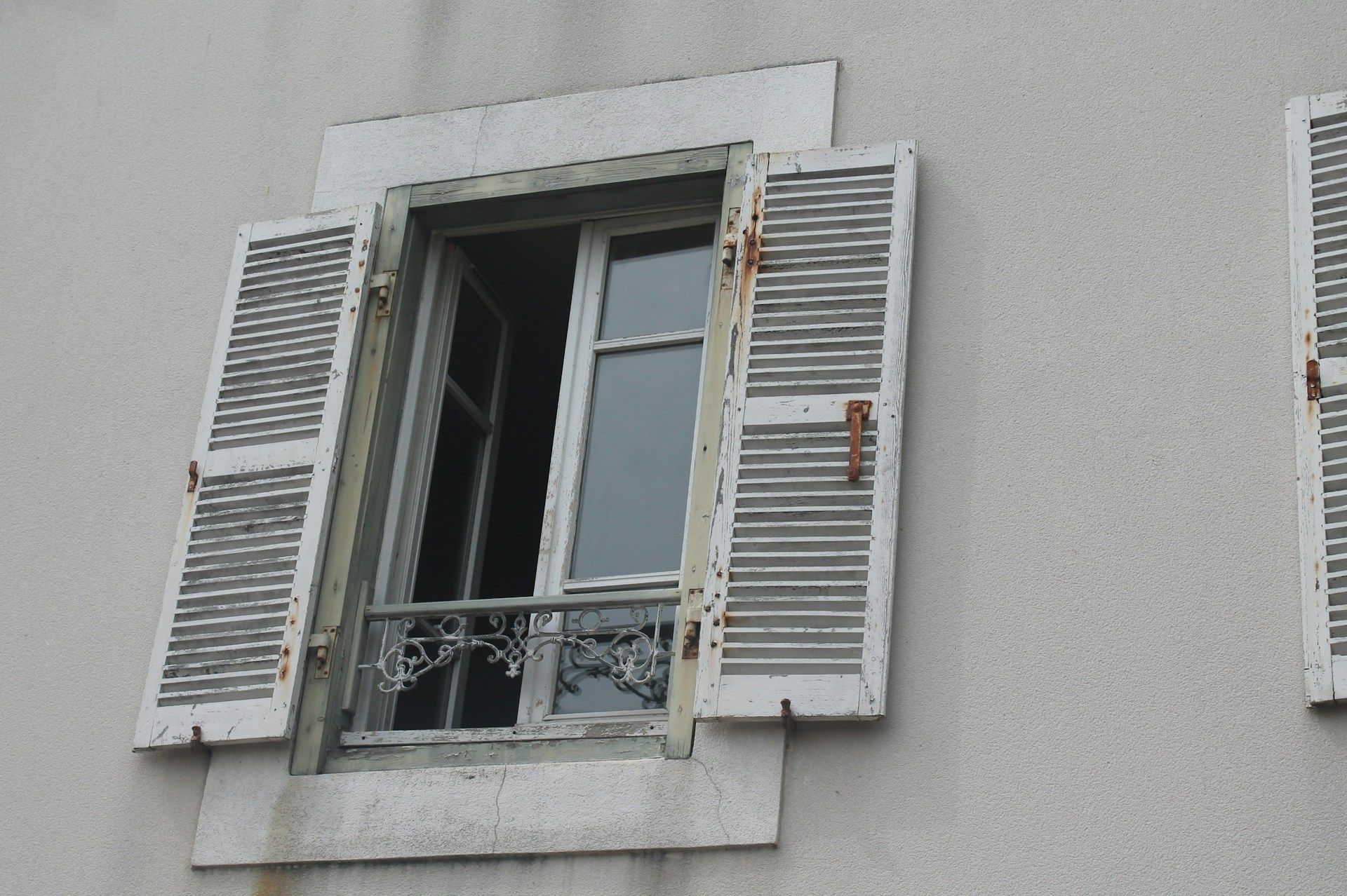 damaged shutters