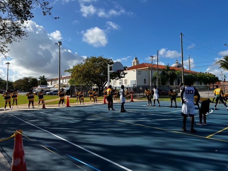 A basketball player with the number 30 on his jersey