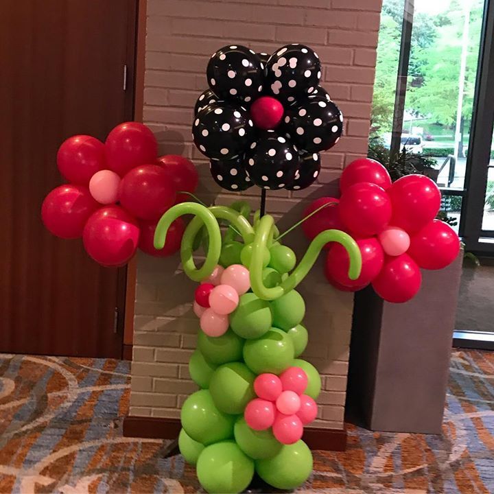 A fun and beautiful column in the theme of flowers.