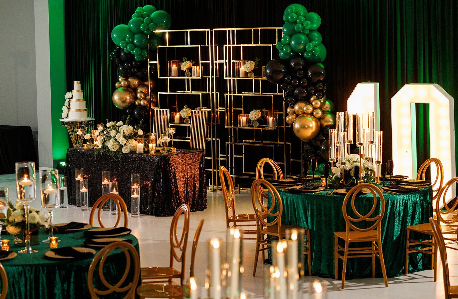 Event venue & decor, balloons, drapes, centerpieces in Fayetteville