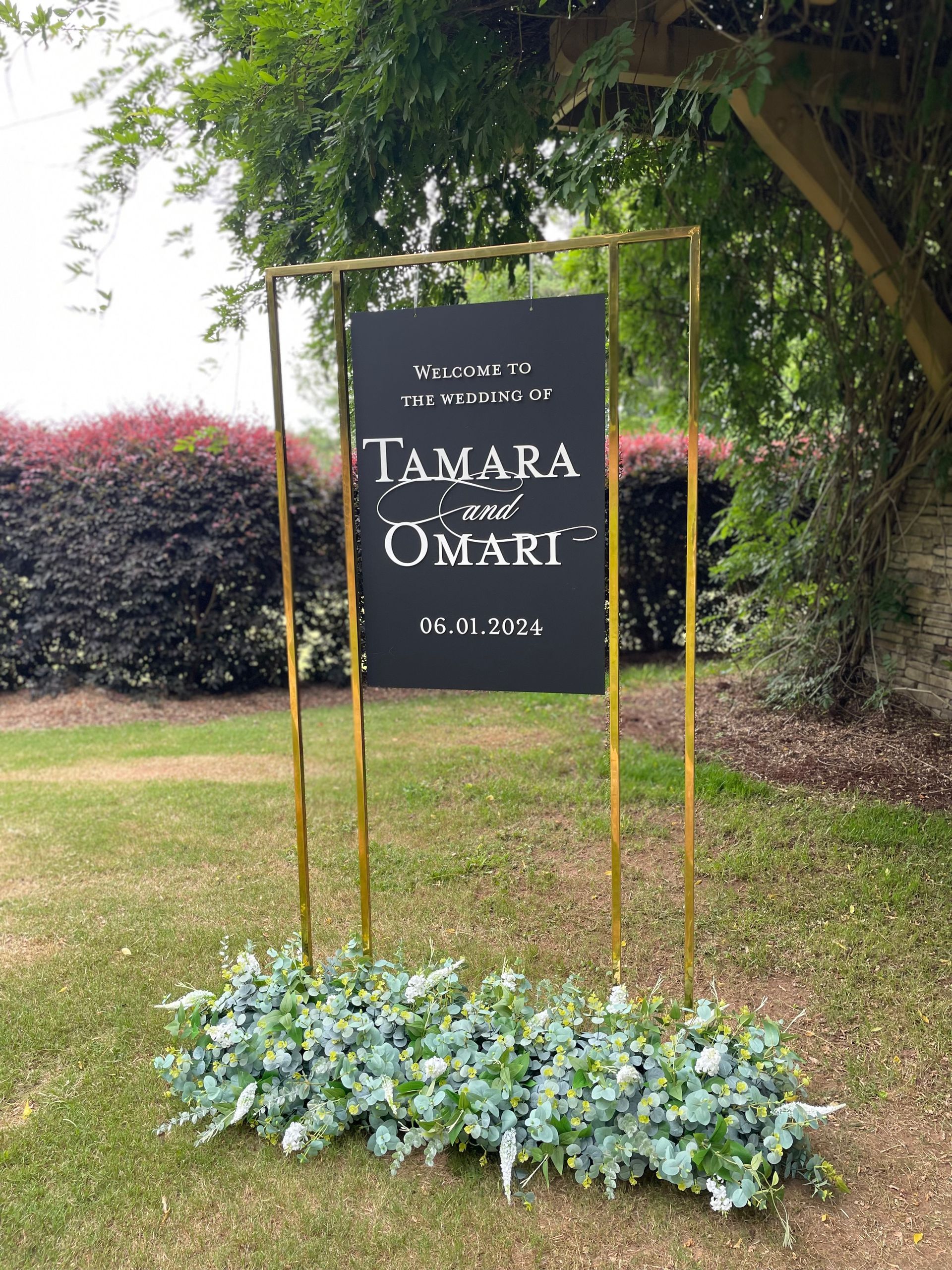 Creating elegant custom welcome signs, menus, backdrops and more