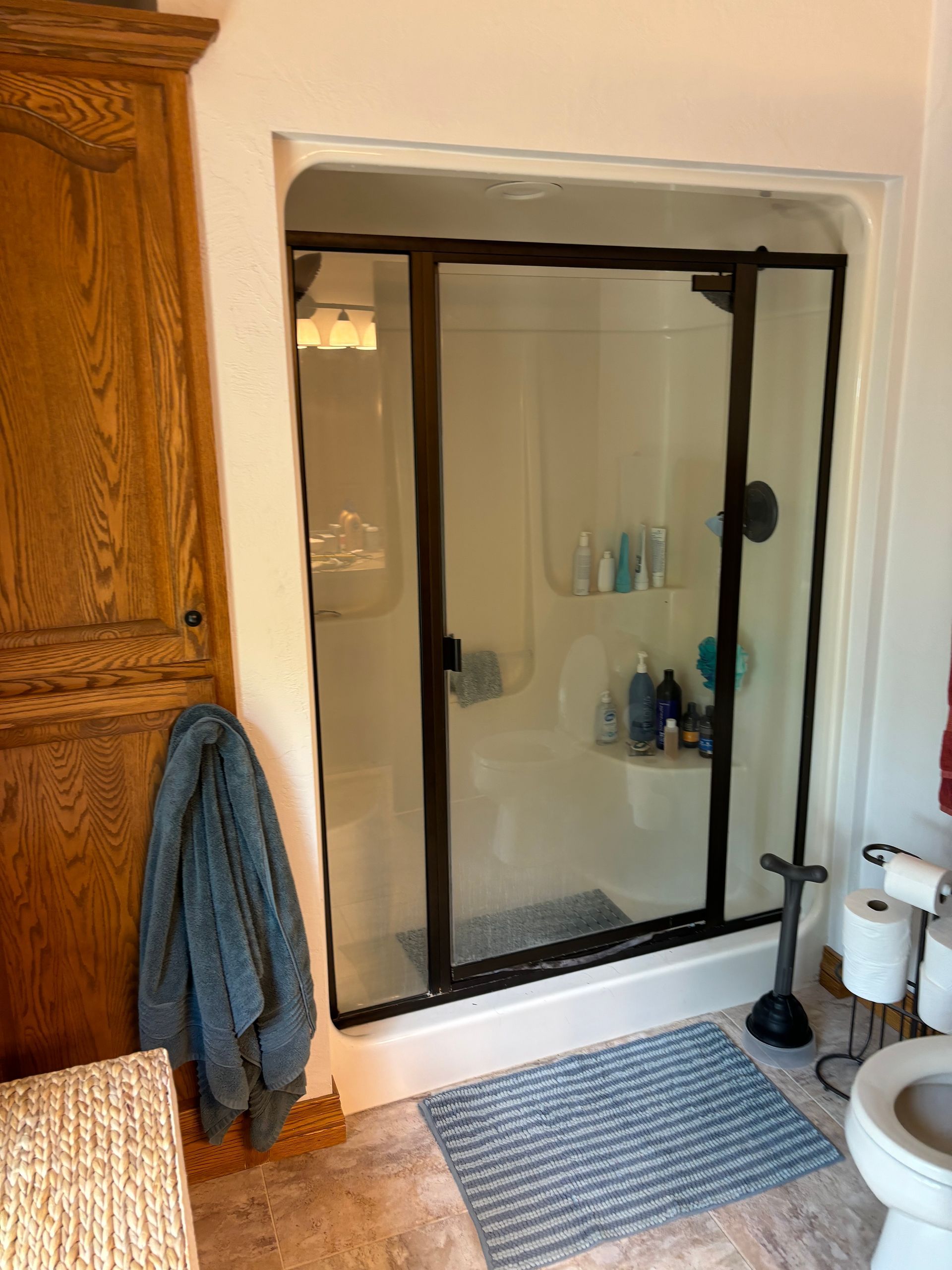 Bathroom Before Remodeling — Appleton, WI — Align Remodeling & Construction LLC