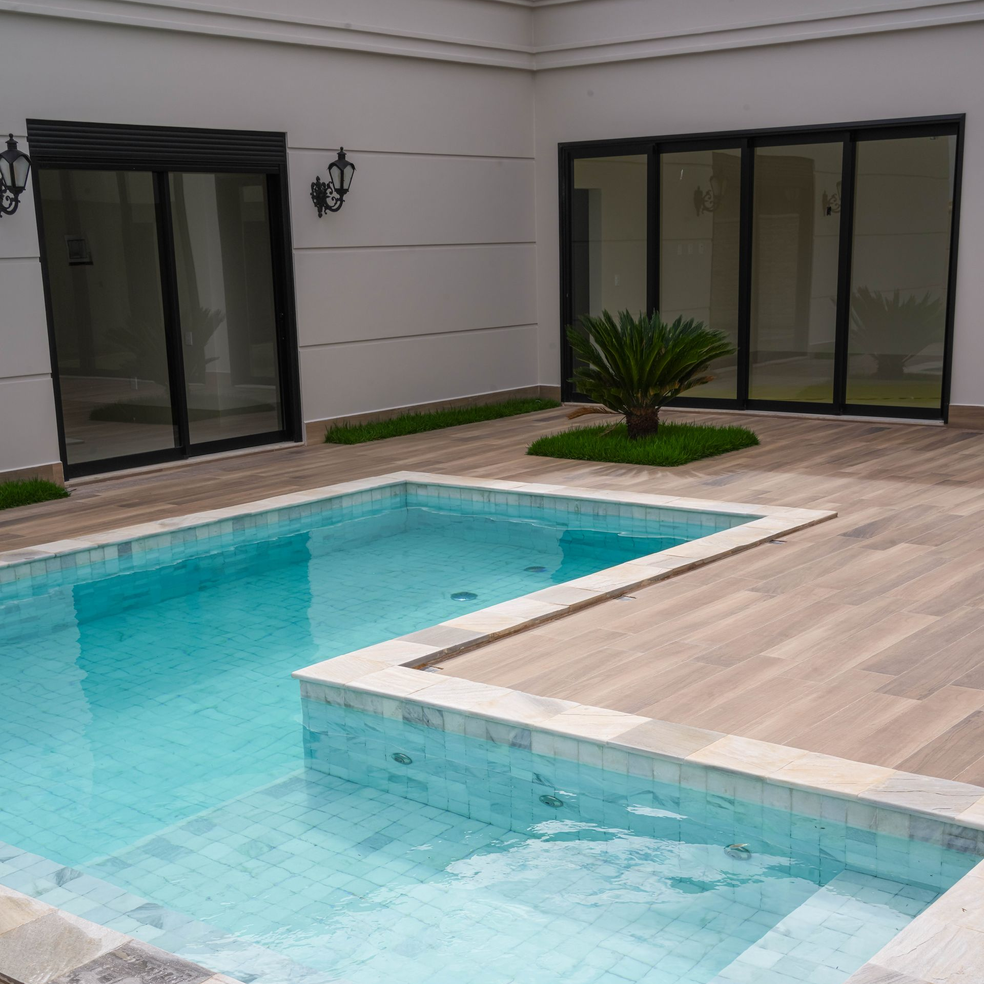 Pedra São Tomé na piscina