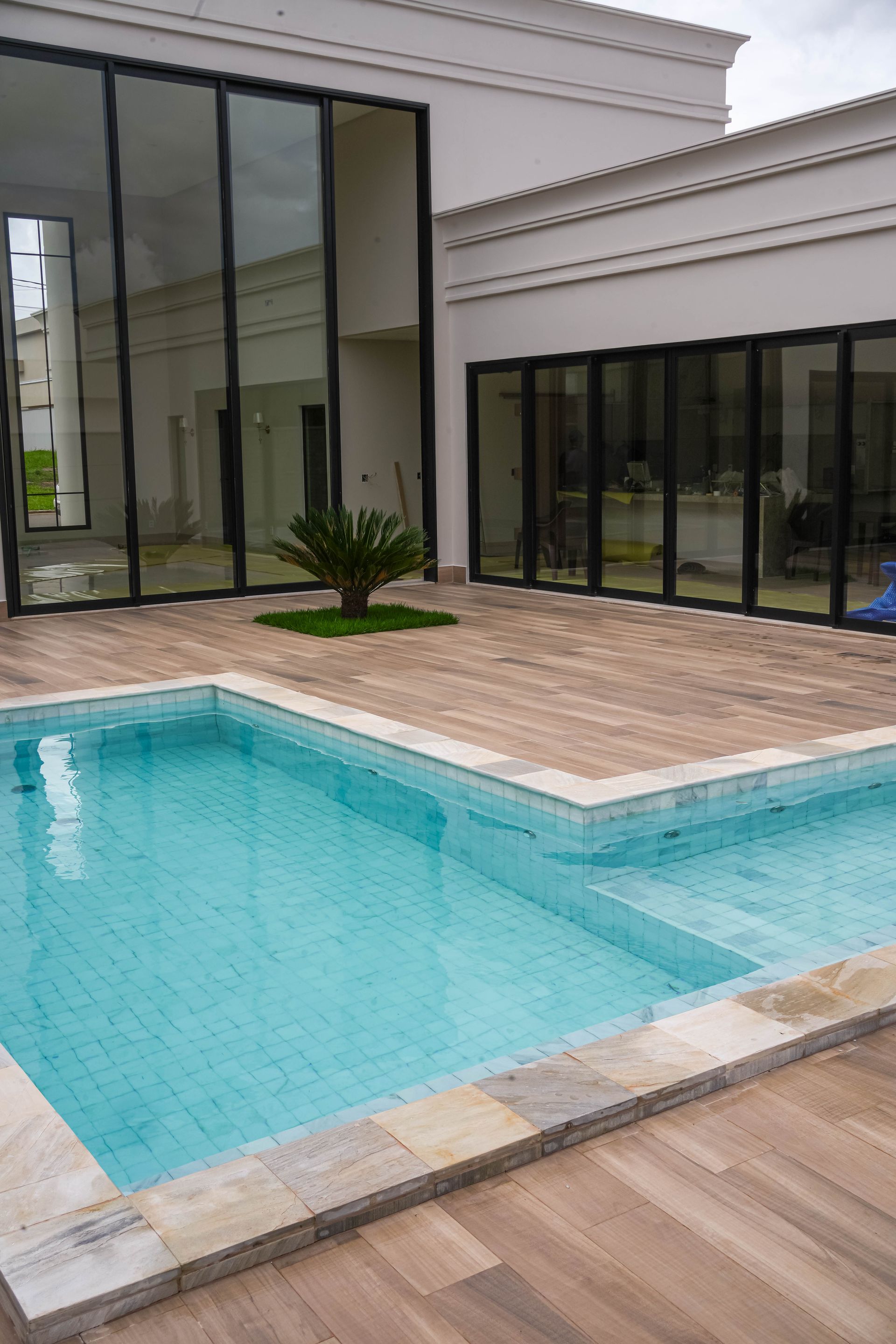 Pedra São Tomé na piscina