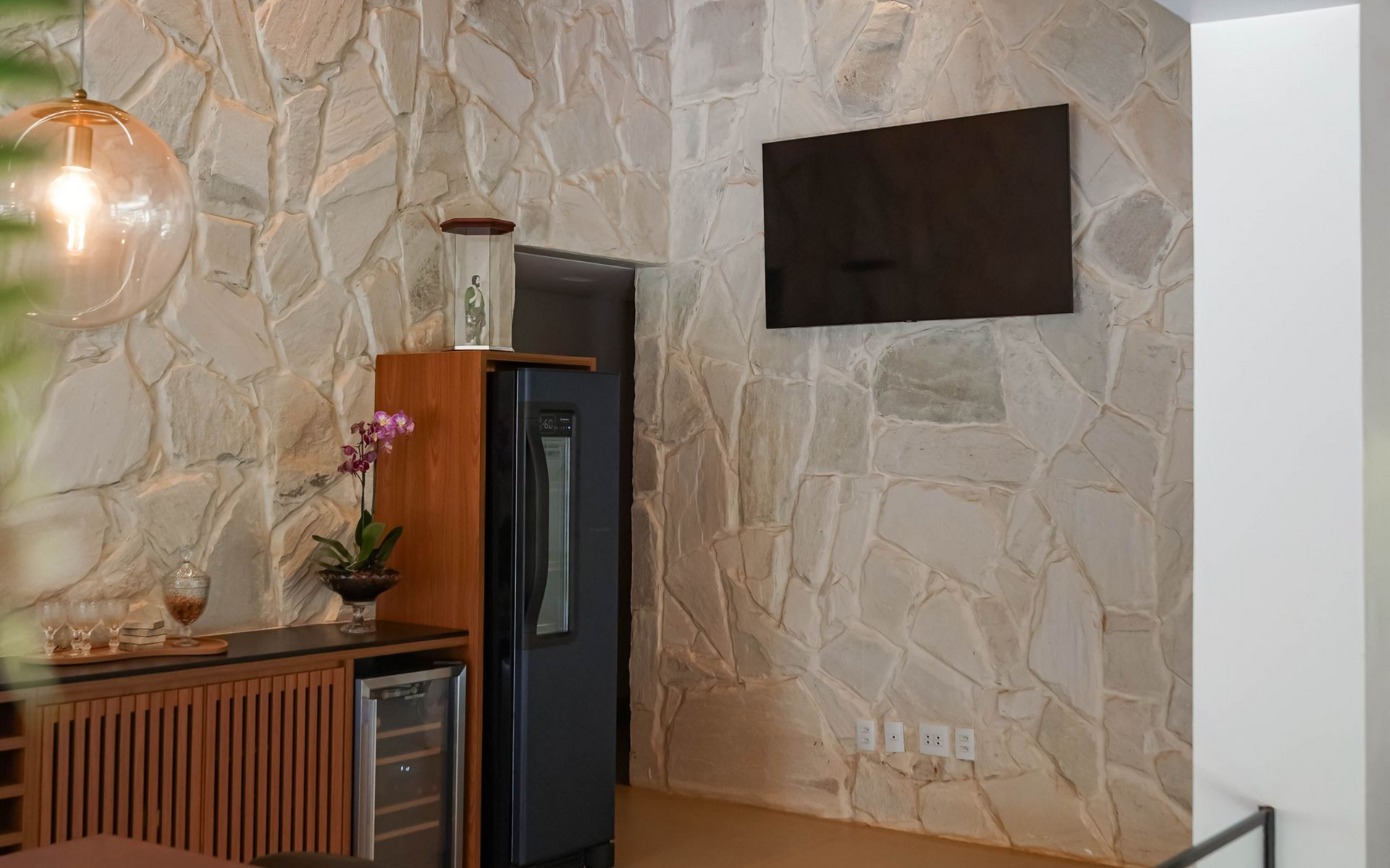 pedra moledo na fachada