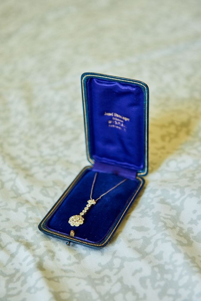 Schmuck in einer Schatulle.