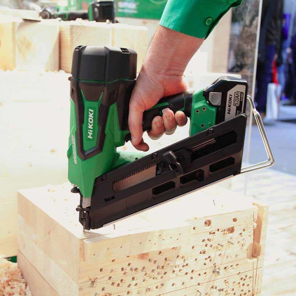 Elettroutensile all'opera