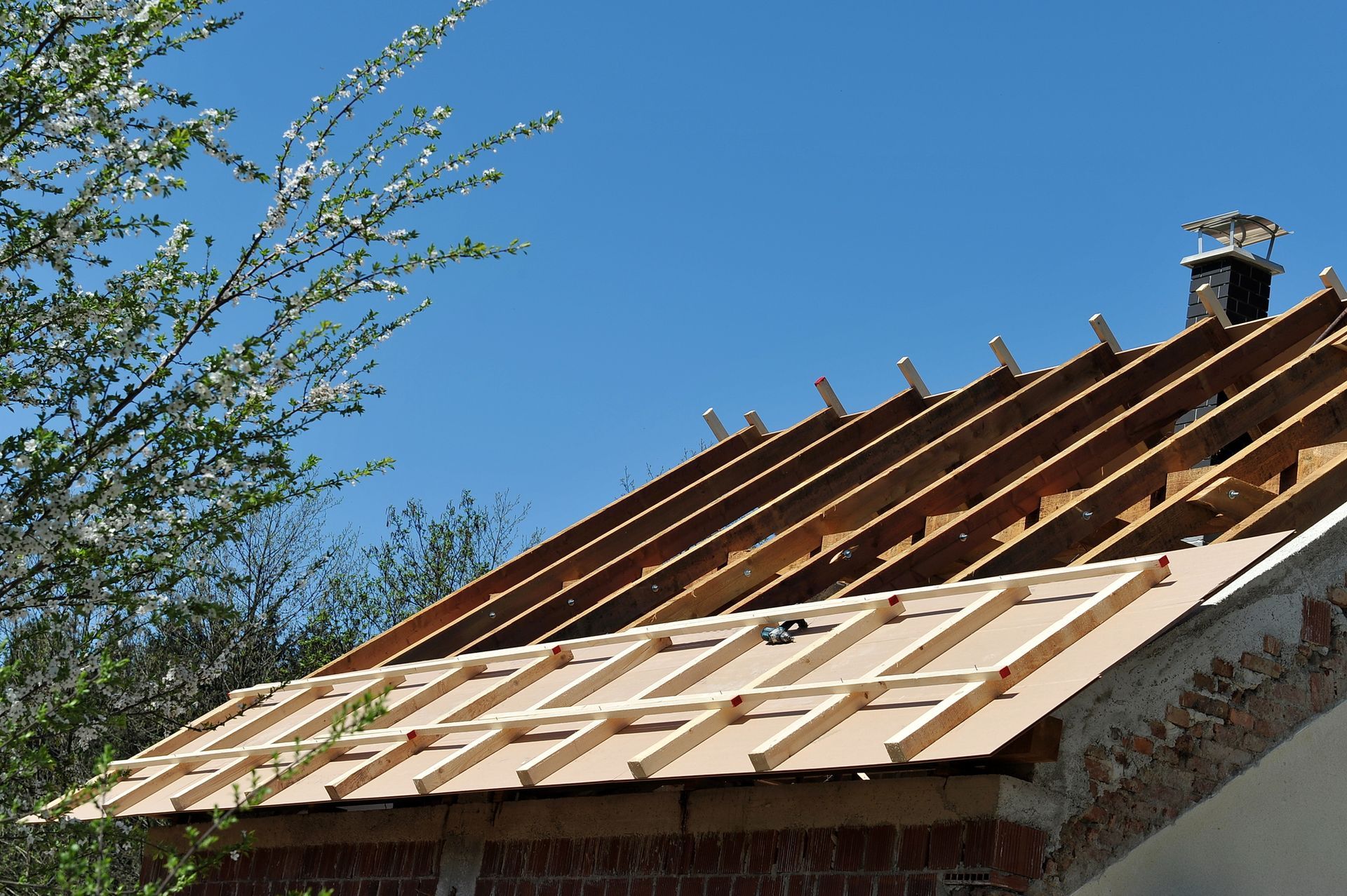 New Roof Construction in Roseville, CA | Rainoway, Inc. Roofing, Rain Gutters, & Insulation