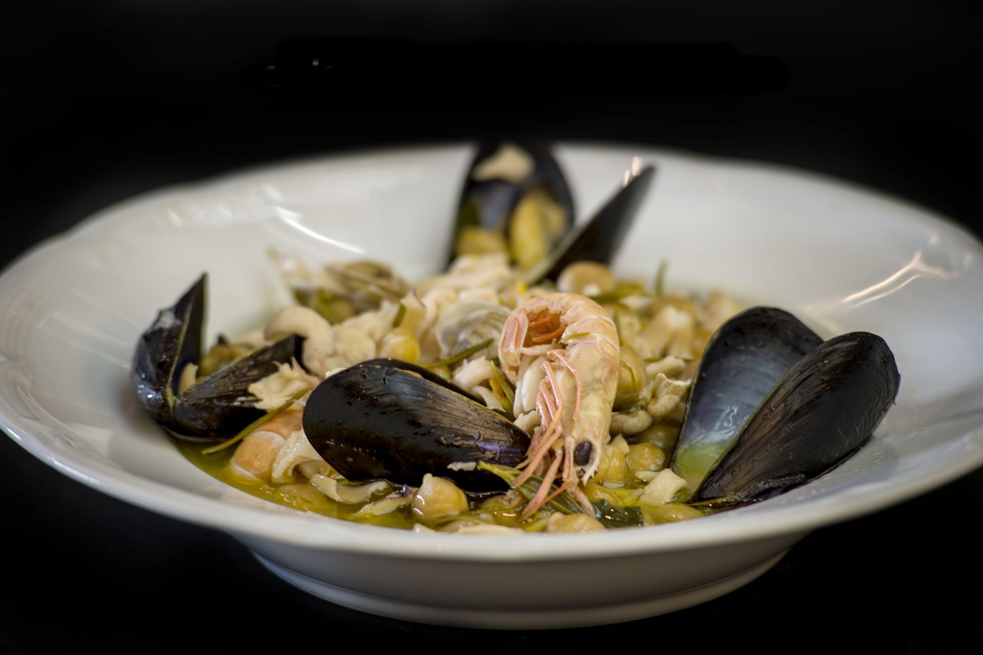 Ceci e frutti di mare