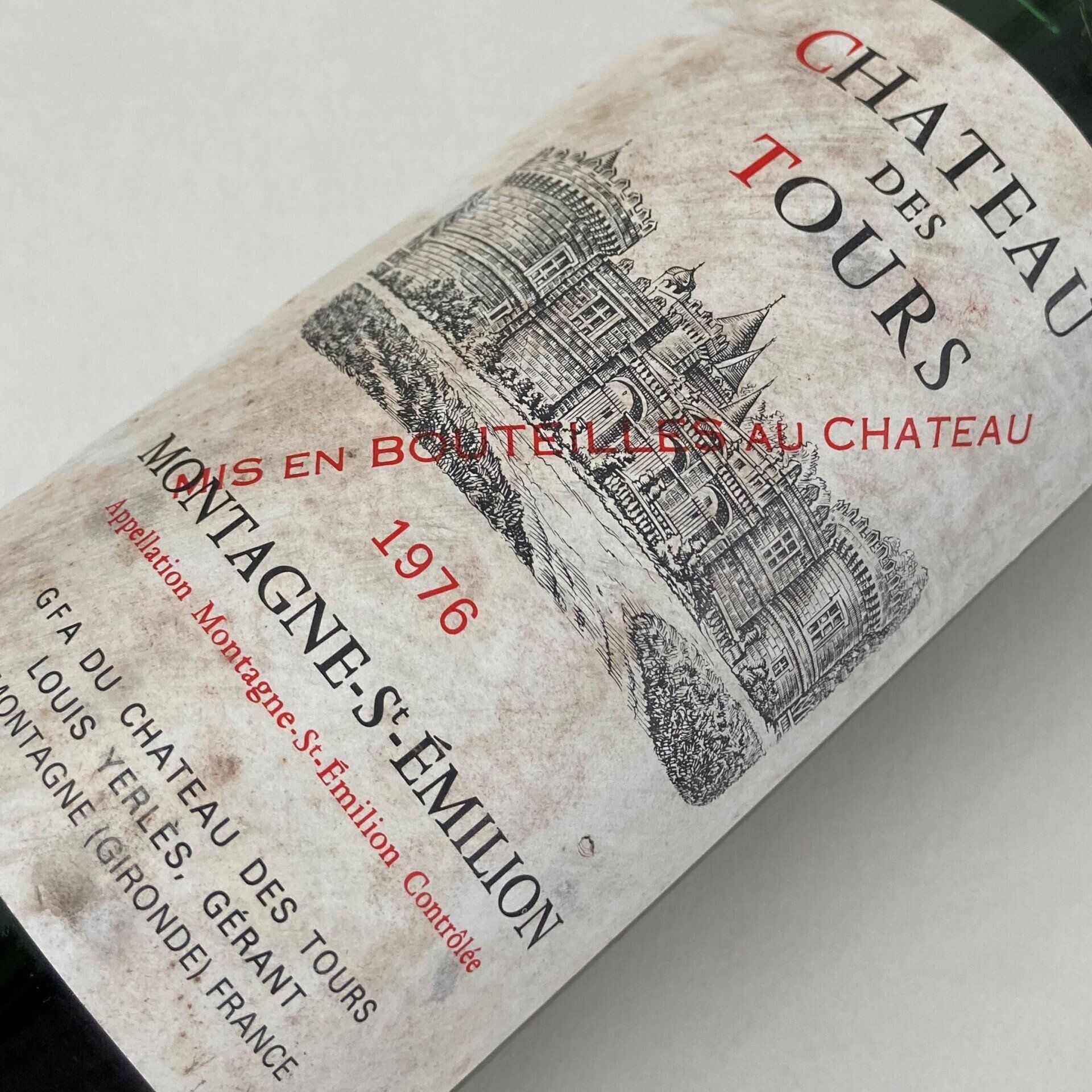 Een fles chateau des Tours 1976