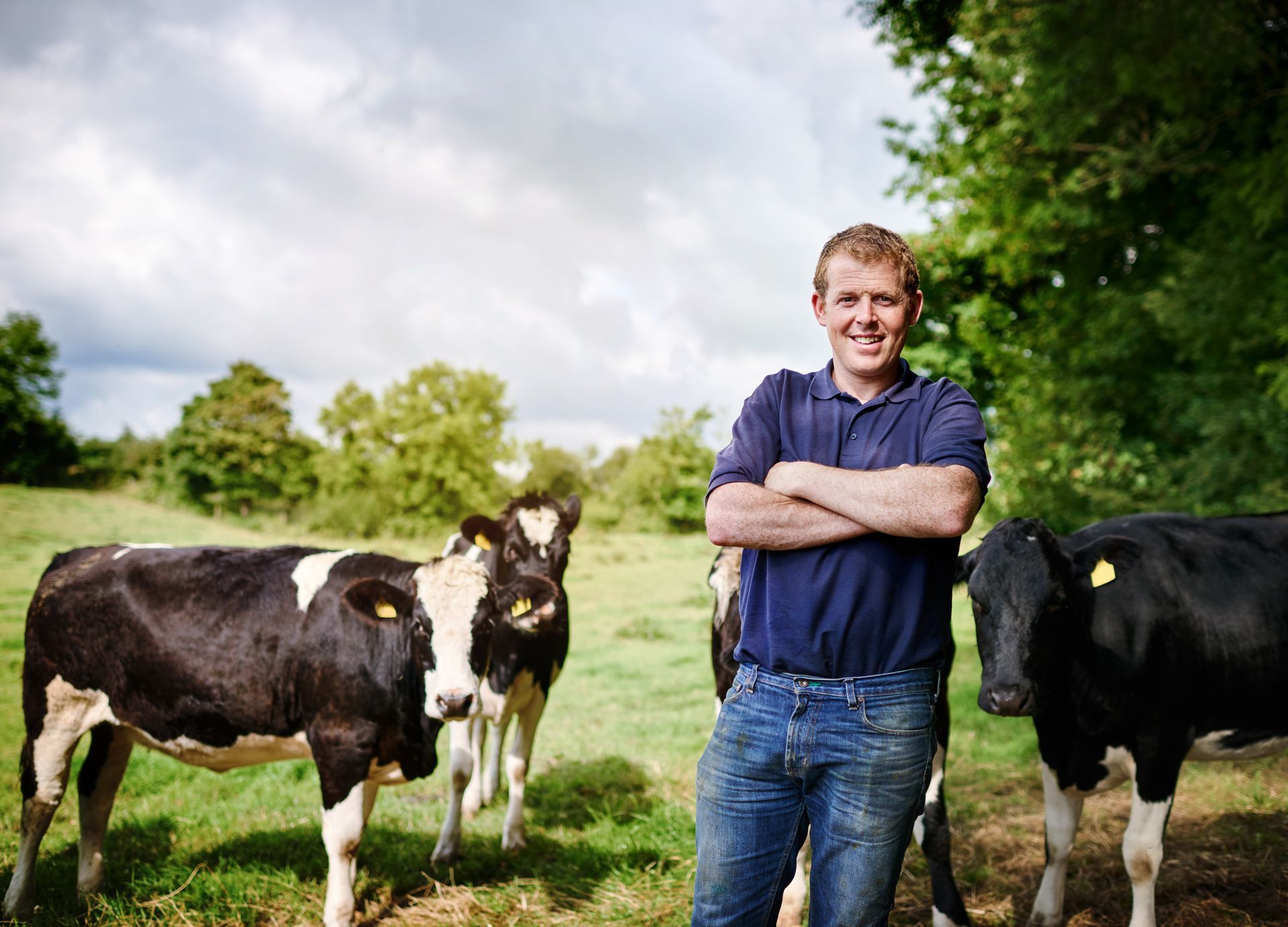 Dairy Farmer with cows  | Institute for Cheese & Dairy