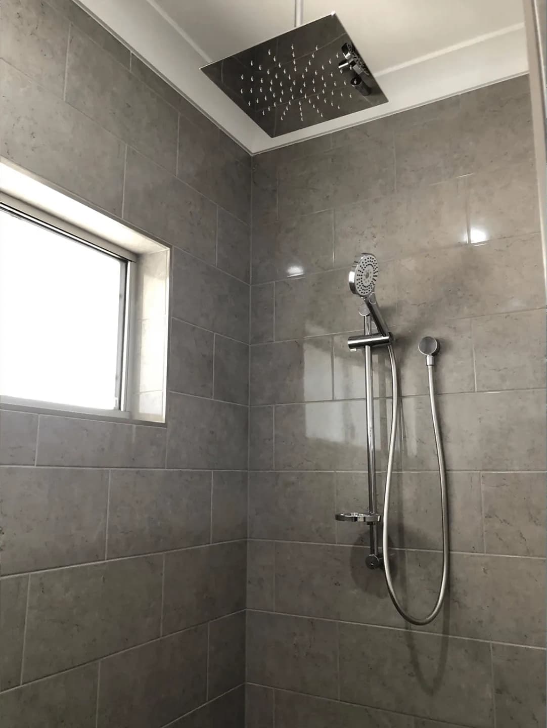 Modern Grey Bathroom - Home & Renovation Builders In Palm Grove, QLD