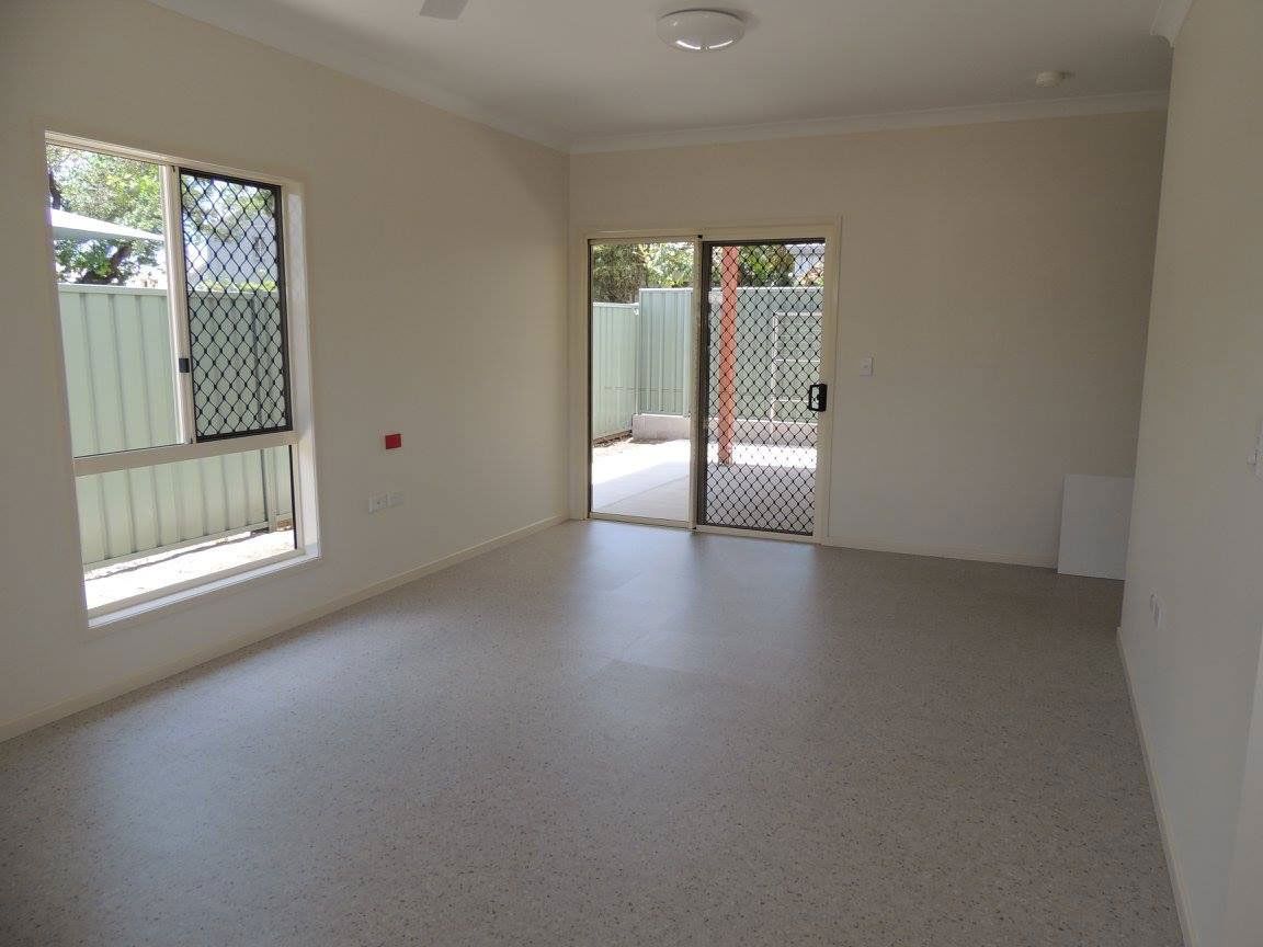 Newly Renovated House - Commercial & Industrial Construction In Palm Grove, QLD