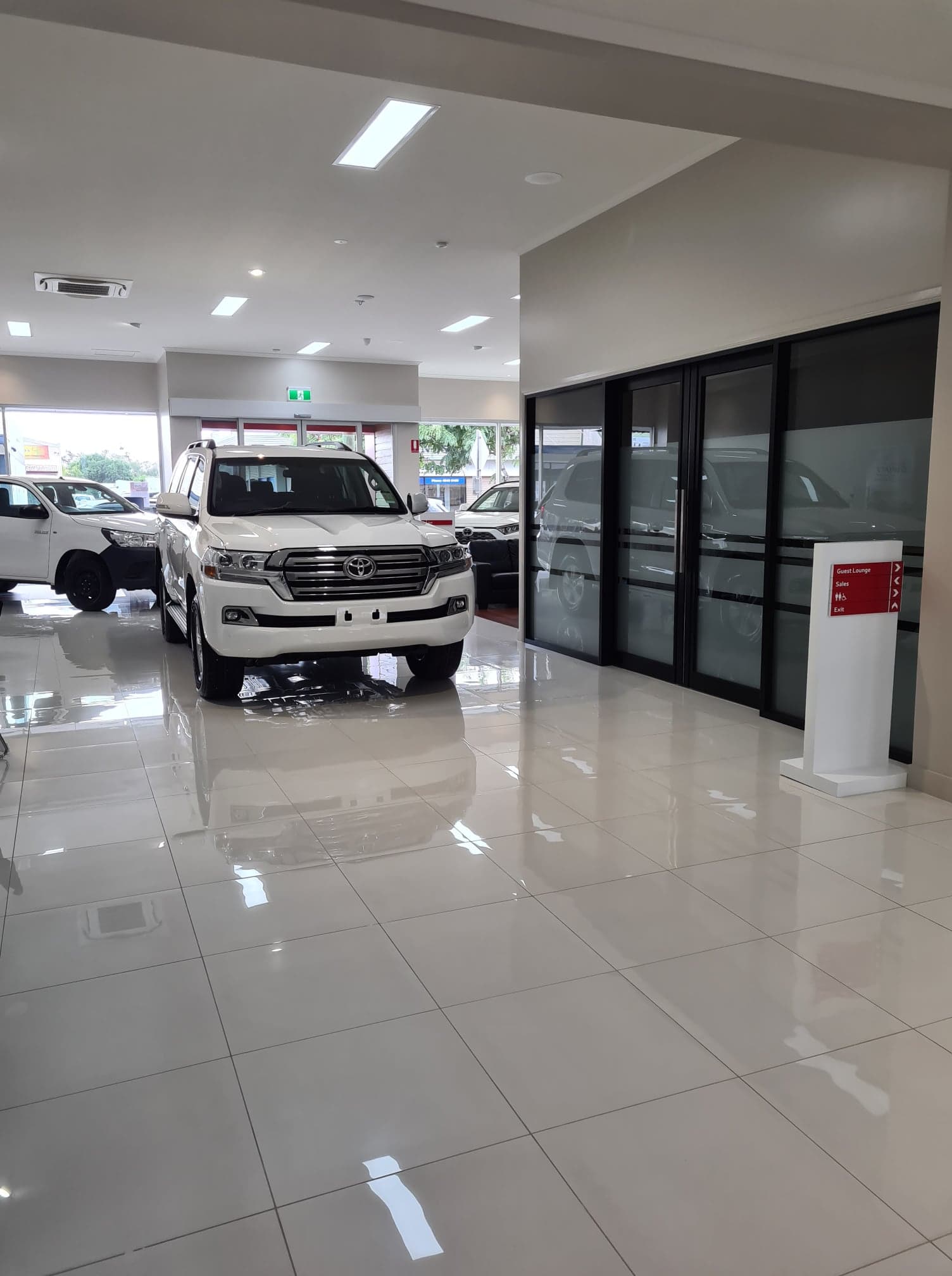 Car Showroom - Commercial & Industrial Construction In Palm Grove, QLD