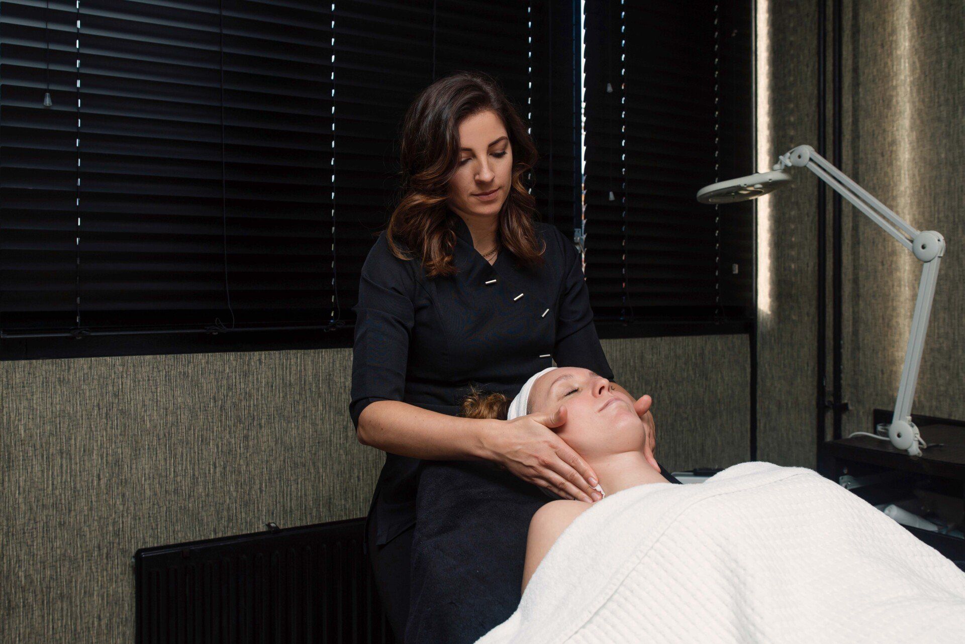 Luxe gezichtsbehandeling met massage