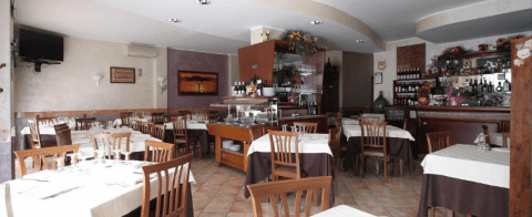 sala di un ristorante con arredi tradizionali