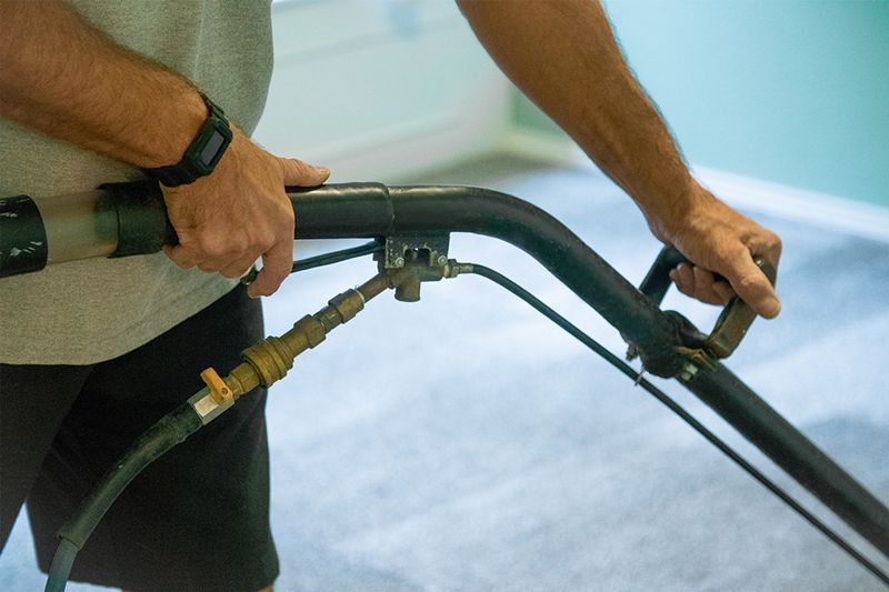 Carpet Cleaning and Rug Hot Water Extraction Tool