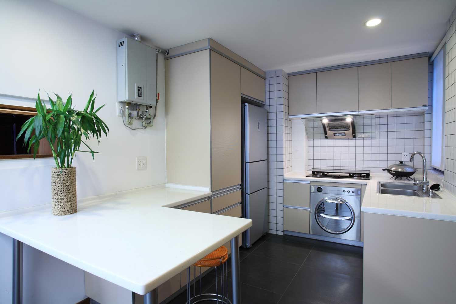 Clean Modern Kitchen - Benchtop Design in Tamworth, NSW