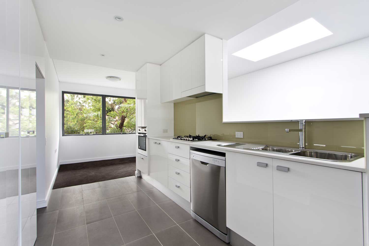 Modern Gourmet Kitchen —  Benchtop Design in Tamworth, NSW