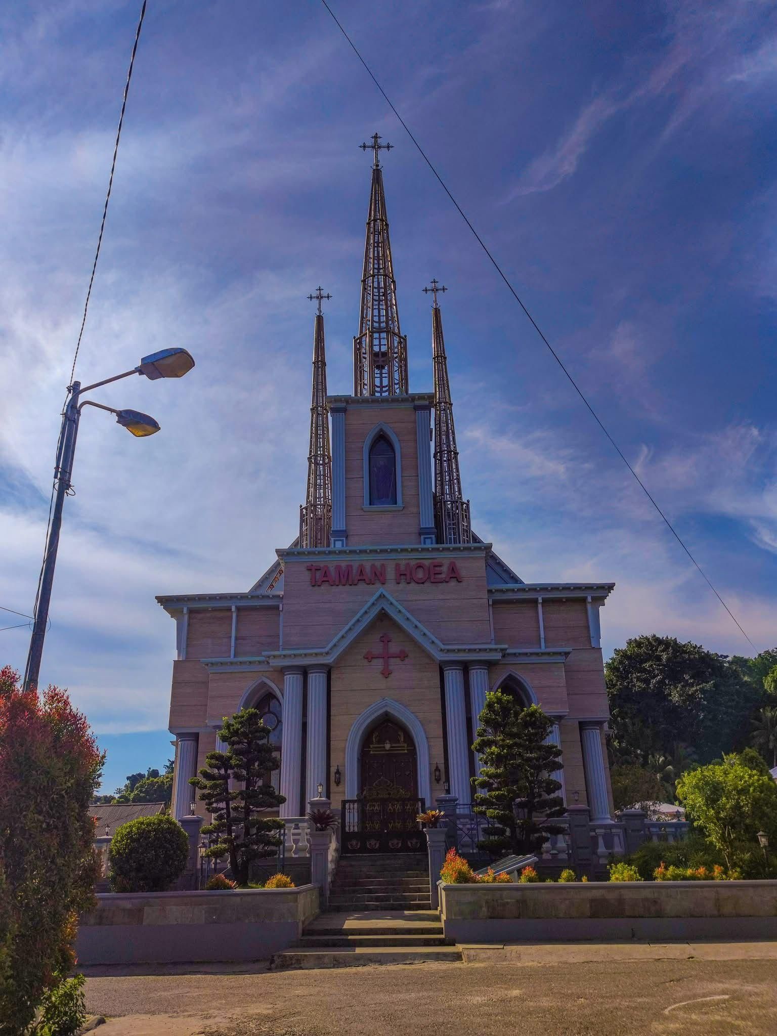 De vernieuwde kerk in Ullath