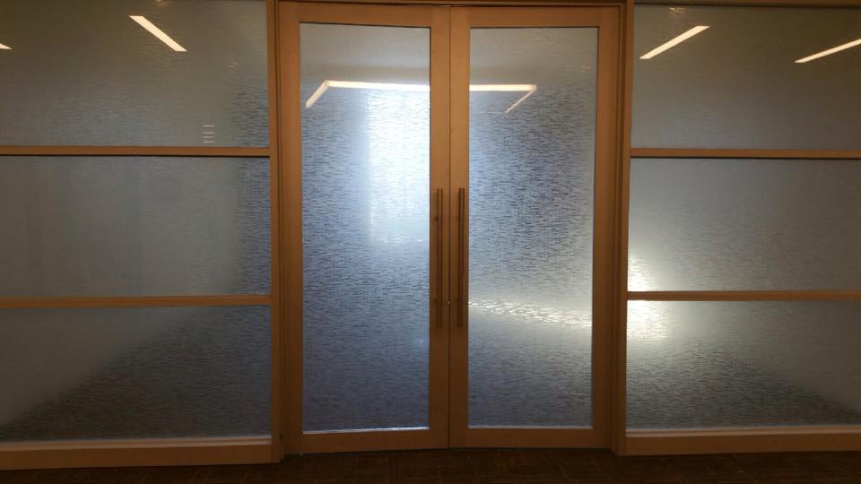commercial glass tinting company