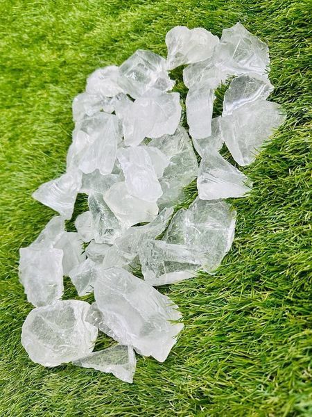 Clear Crushed - Glass Pebbles 3