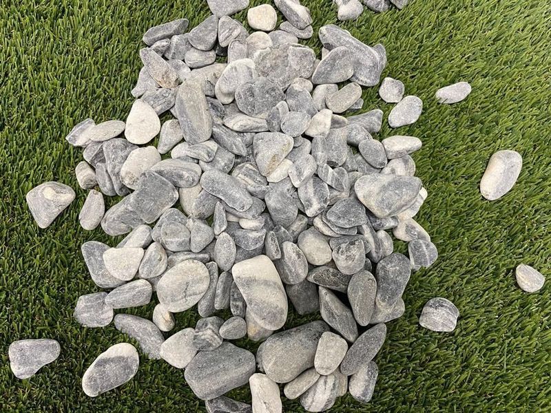 White Grey River Rock Dry