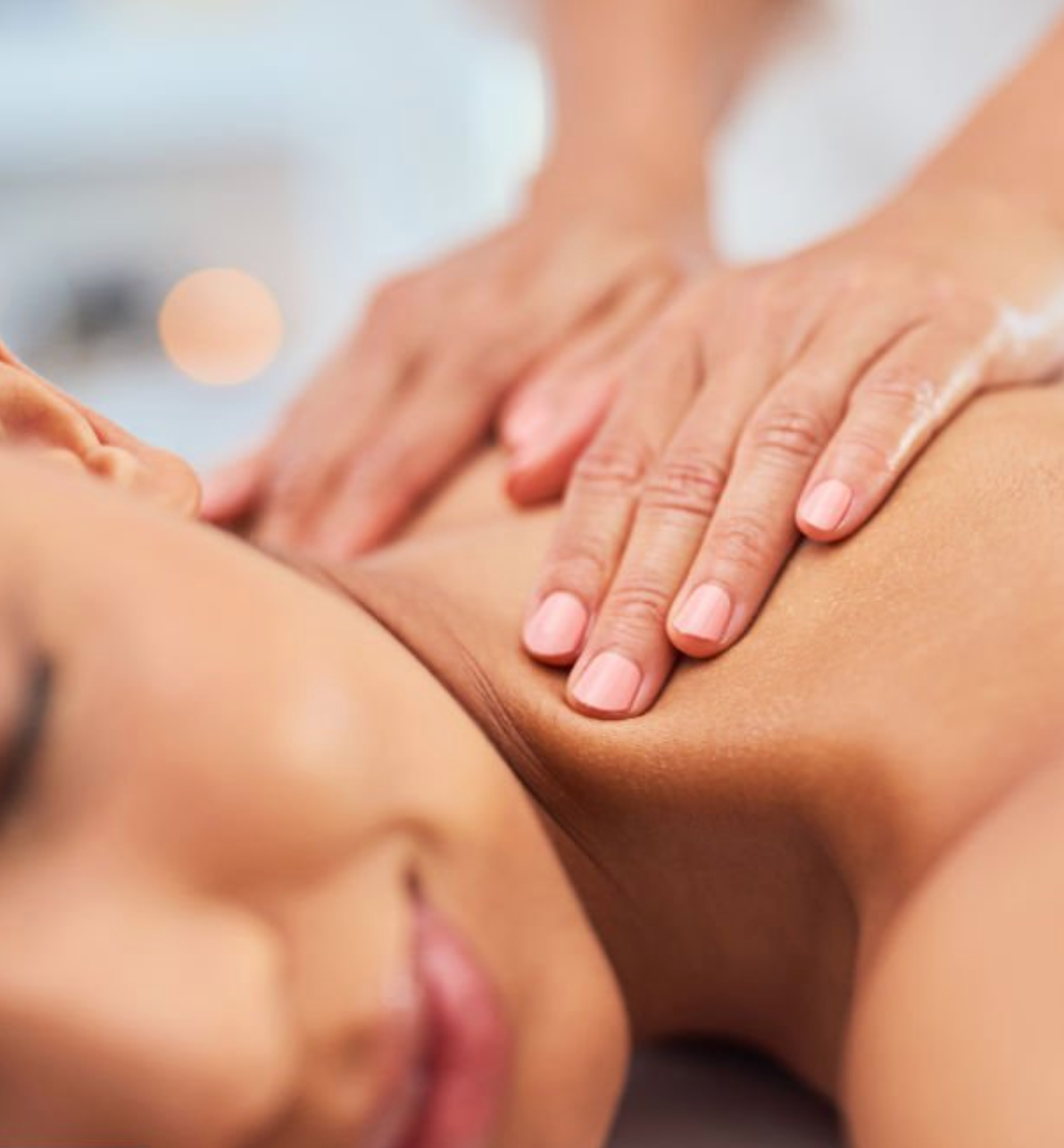 Miss Anna Xu eigenares van massage salon ZenFlow.