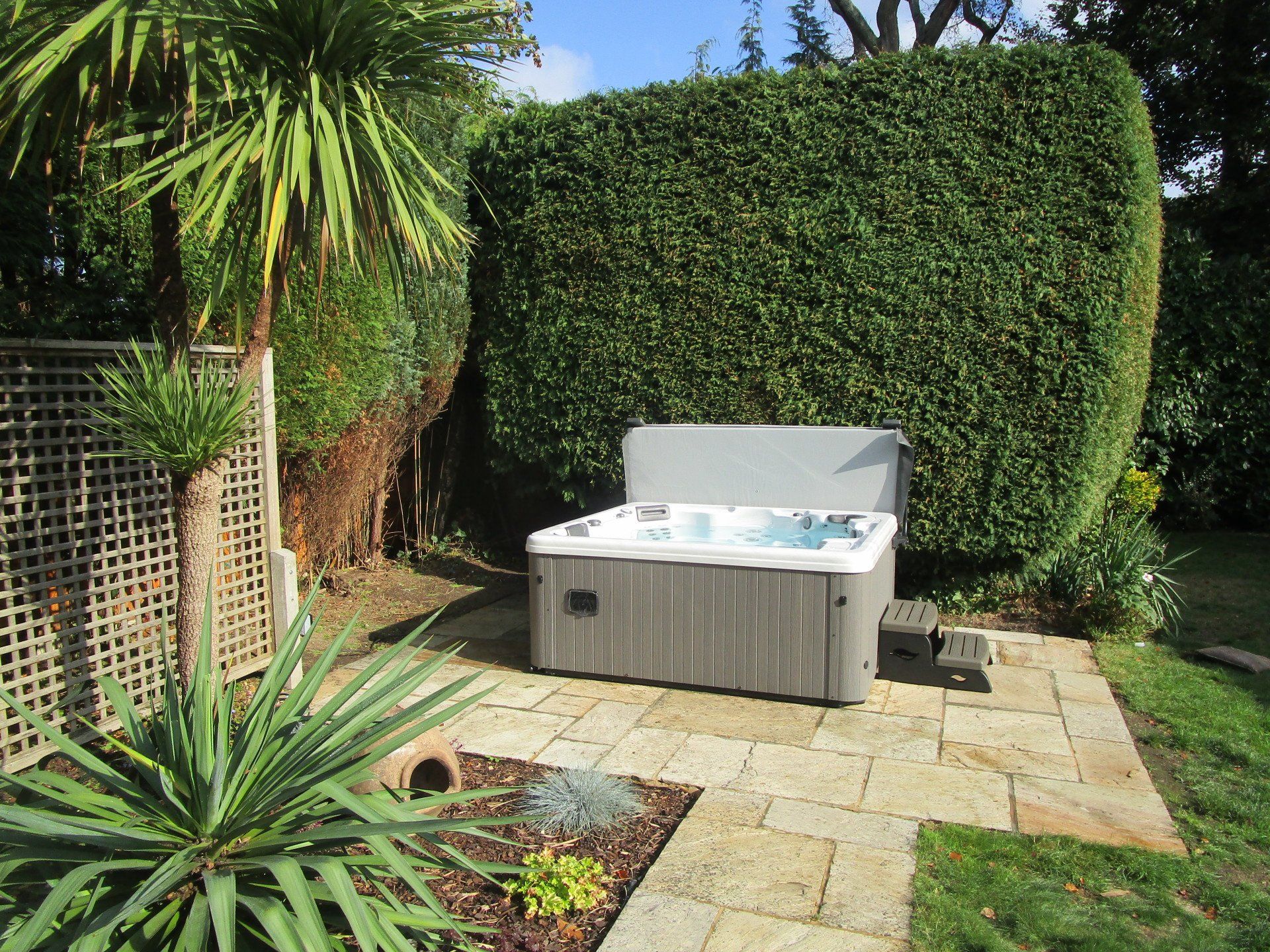 Artesian spas, Hawaii, Hottubhaven, Surrey