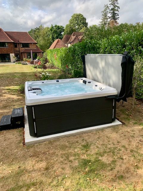 Hot Tub Haven Grand Bahama 52 Lux hot tub in Epsom, Surrey