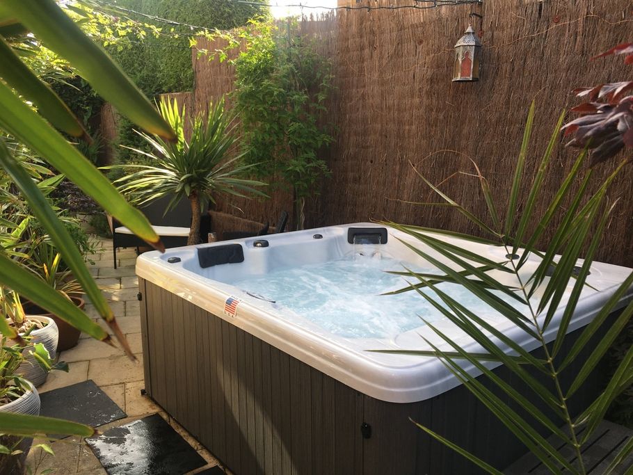 Artesians Spas Hot tub Haven Surrey