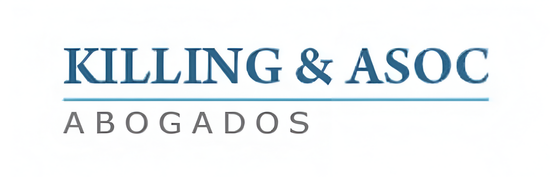 Logotipo de Killing & ASOC, Estudio Jurídico. Texto azul con una línea horizontal sobre texto gris sobre fondo blanco.