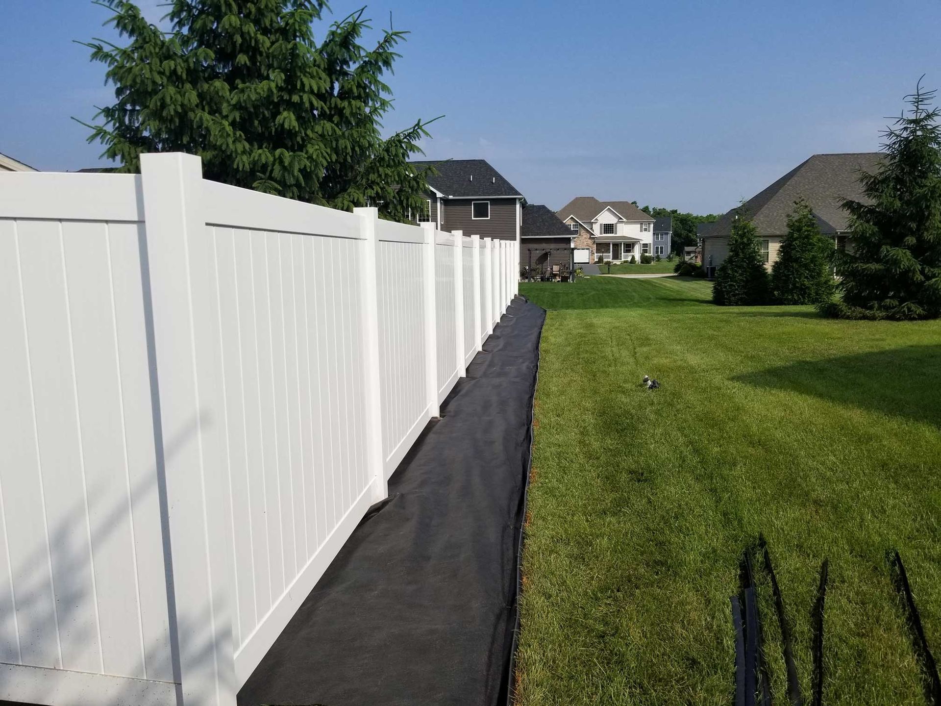 Vinyl fences — Shippensburg, PA — Nealy Fence