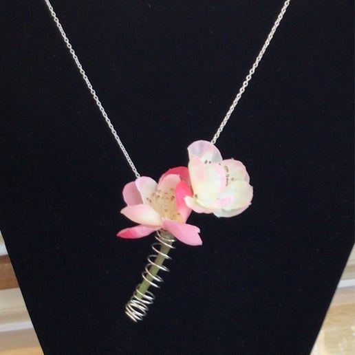 Necklace, Wire Flower Holder (#116-A-1)